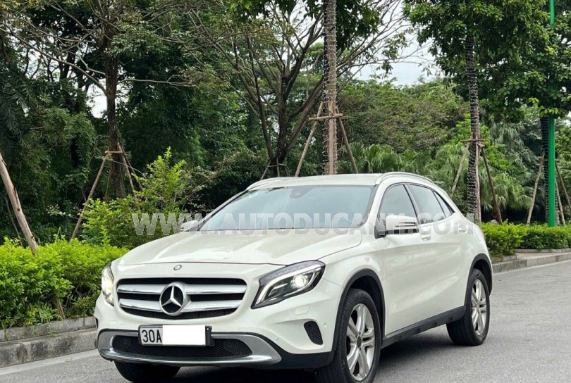 Mercedes Benz GLA 200