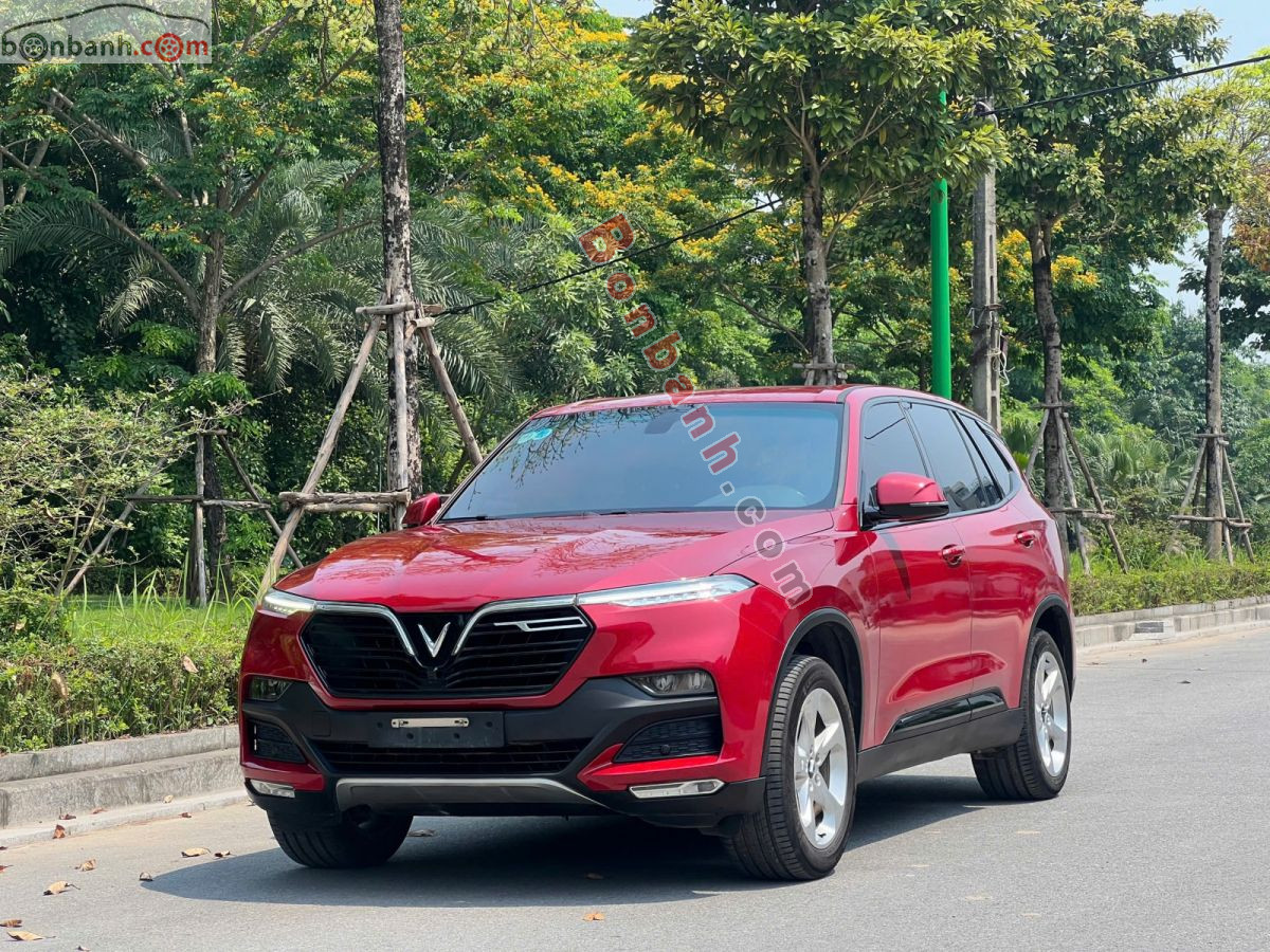 VinFast Lux SA 2.0 Base 2.0 AT